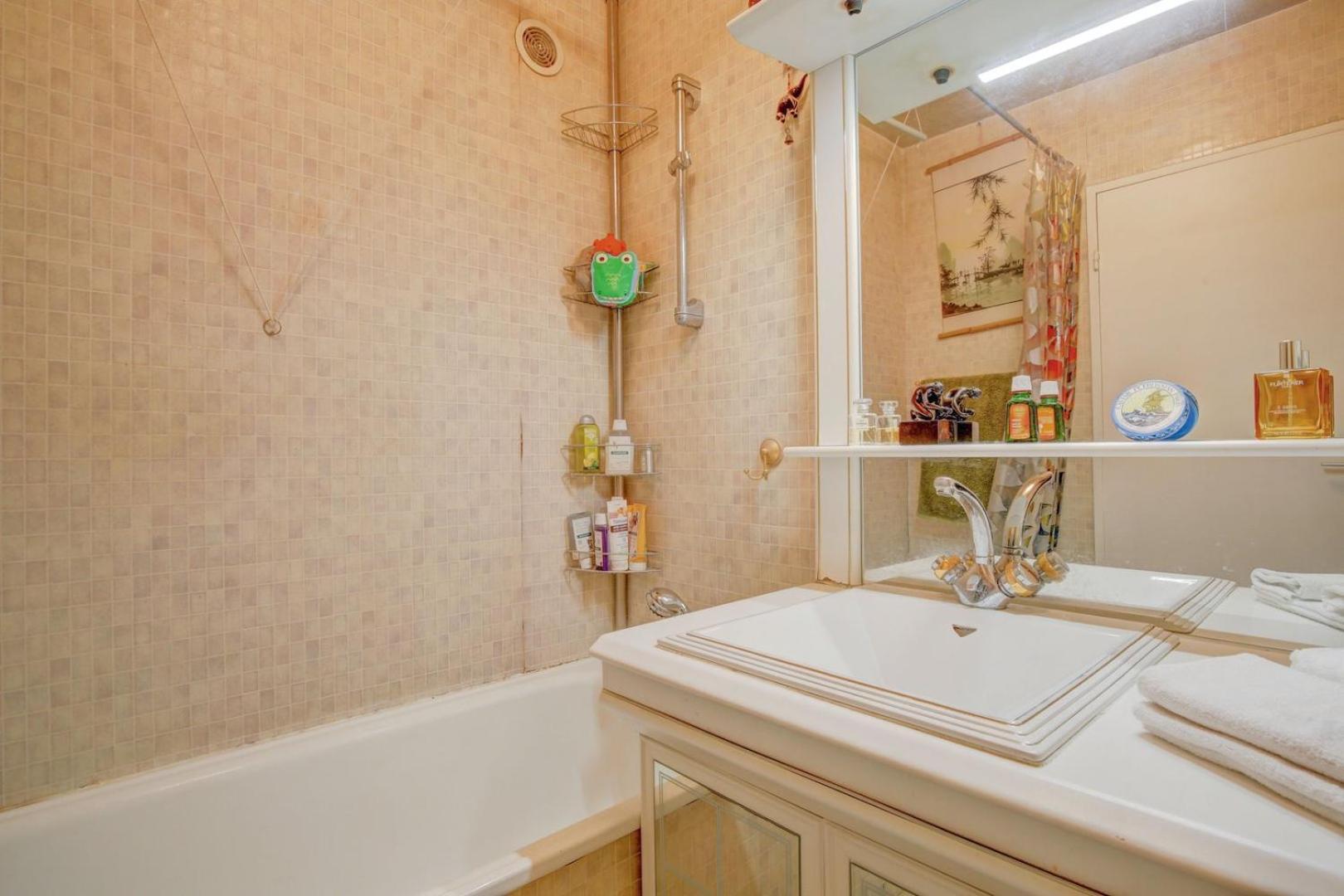 Aux Portes Des Lilas Bagnolet Dış mekan fotoğraf